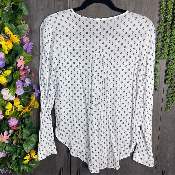 +💙2/$40💙Design Lab Printed Button Down Long Sleeve Blouse Size Small - Picture 10 of 15